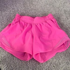 lululemon sonic pink hotty hot shorts